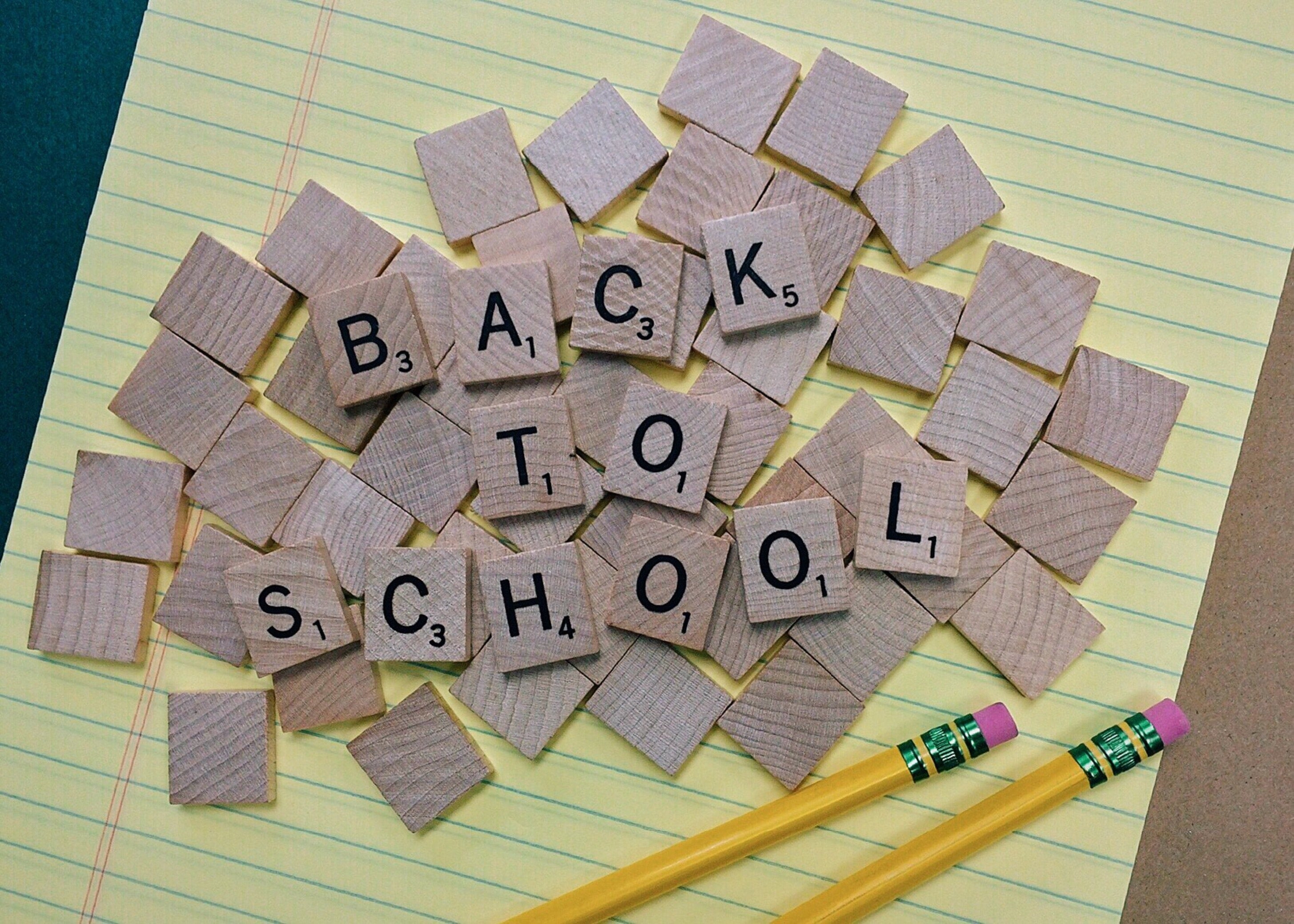 Settembre si avvicina e sicuramente per i genitori rappresenta il mese dell’anno dove si concentrano di più le ansie e le insicurezze, questo dovuto al rientro a scuola per i figli. Ansie che però non colpiscono solo i genitori che dovranno organizzare il loro tempo e le loro giornate in base agli orari scolastici, ma anche per i bambini, soprattutto se è la loro prima esperienza scolastica.